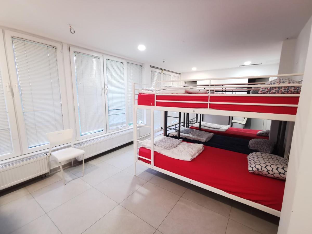 Simbol Rooms With Free Private Parking Ljubljana Luaran gambar
