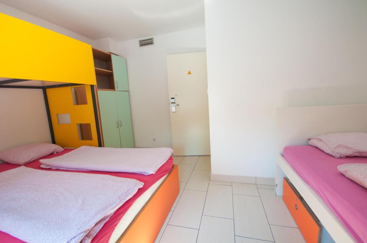 Simbol Rooms With Free Private Parking Ljubljana Bilik gambar
