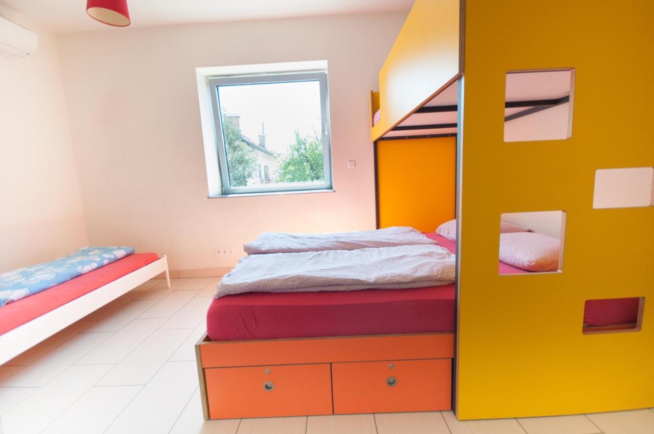 Simbol Rooms With Free Private Parking Ljubljana Bilik gambar