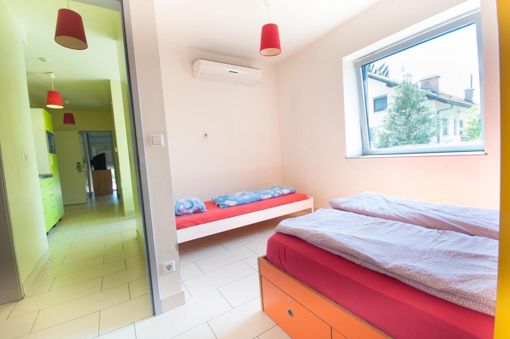 Simbol Rooms With Free Private Parking Ljubljana Bilik gambar
