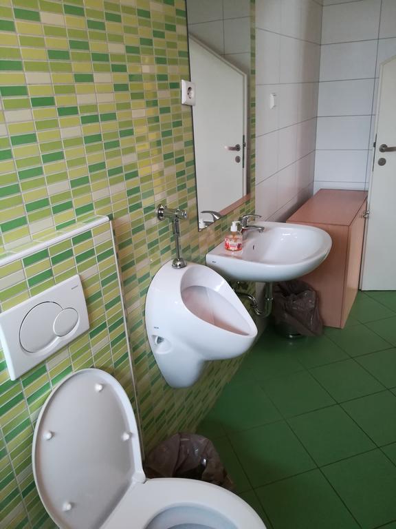 Simbol Rooms With Free Private Parking Ljubljana Luaran gambar